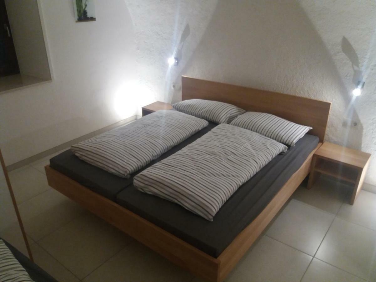 Haus Moeltner - Apartment "Weinansetz" Caldaro Luaran gambar