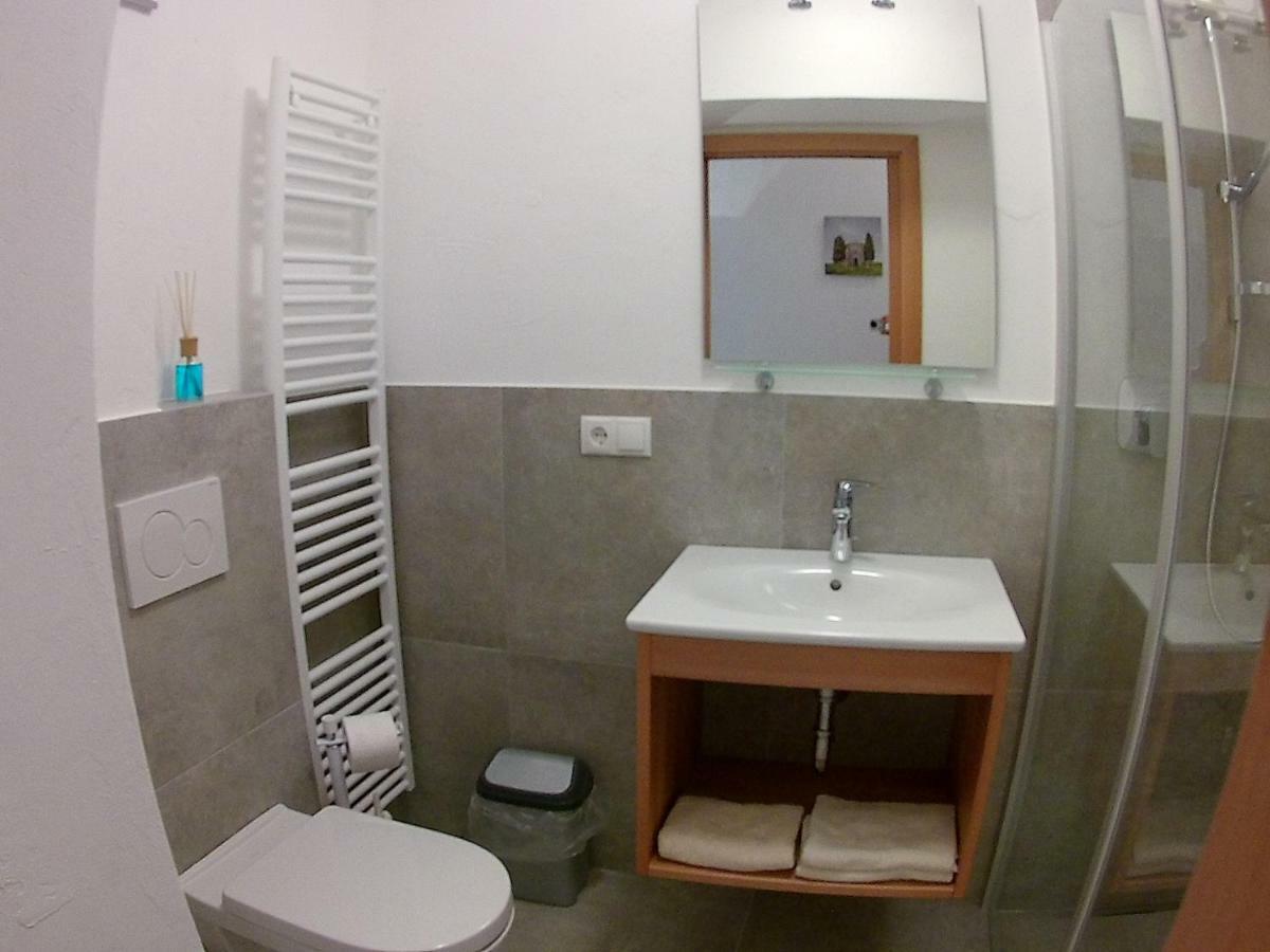 Haus Moeltner - Apartment "Weinansetz" Caldaro Luaran gambar